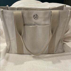 🍎 Lululemon Two-Tone Canvas Tote Bag 10L Mojave tan/ light ivory